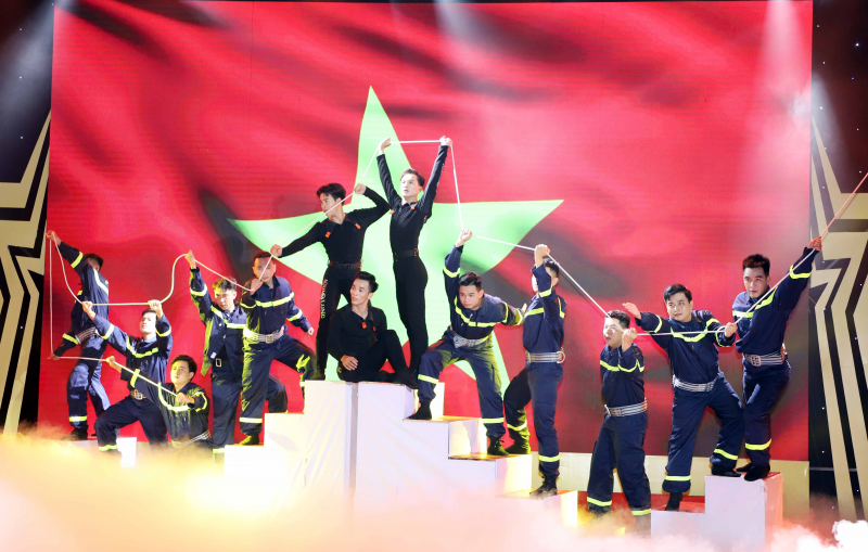 Bế mạc Liên hoan Nghệ thuật quần chúng CAND lần thứ XII - khu vực III -0