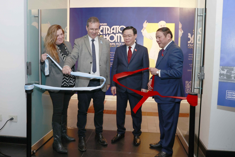 Chủ tịch Quốc hội dự chương trình nghệ thuật đặc biệt Việt Nam – Argentina -0