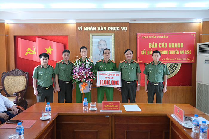 Chủ tịch UBND tỉnh khen thưởng Ban chuyên án bắt giữ 6 đối tượng, thu giữ 24 bánh heroin -0