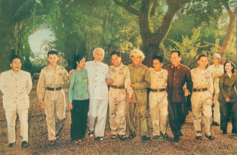 Trang 19 SĐB - Những người con của đồng bào Pa Cô -0