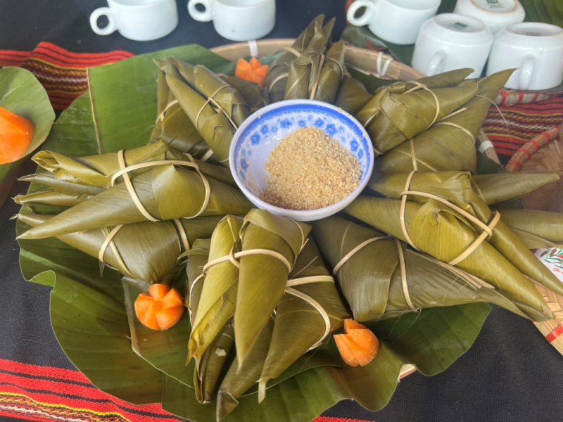 Lễ hội truyền thống đồng bào Cơ Tu và tuần lễ du lịch Hòa Bắc (Đà Nẵng) thu hút hàng nghìn du khách dịp 30/4 -1/5 -1