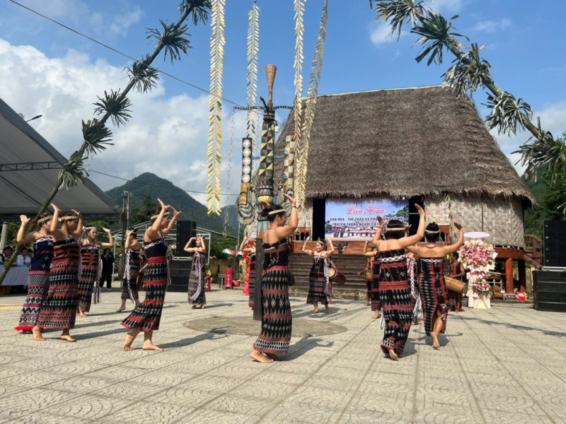 Lễ hội truyền thống đồng bào Cơ Tu và tuần lễ du lịch Hòa Bắc (Đà Nẵng) thu hút hàng nghìn du khách dịp 30/4 -1/5 -4