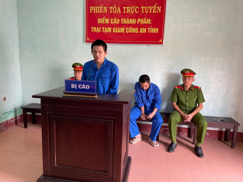 Lãnh án tử hình vì vận chuyển gần 2 kg ma túy -0