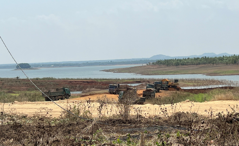 Phát hiện một công ty khai thác khoáng sản trái phép dưới lòng hồ sông Ray -0