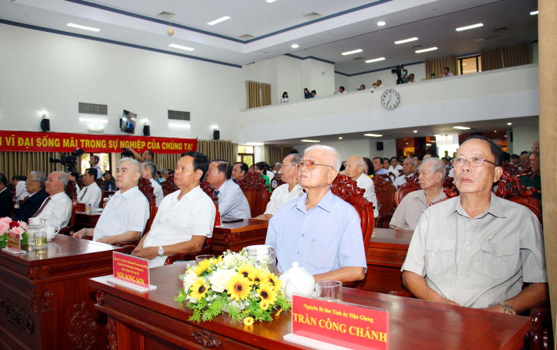 Long trọng kỷ niệm 48 năm Ngày Giải phóng Miền Nam, thống nhất đất nước -1