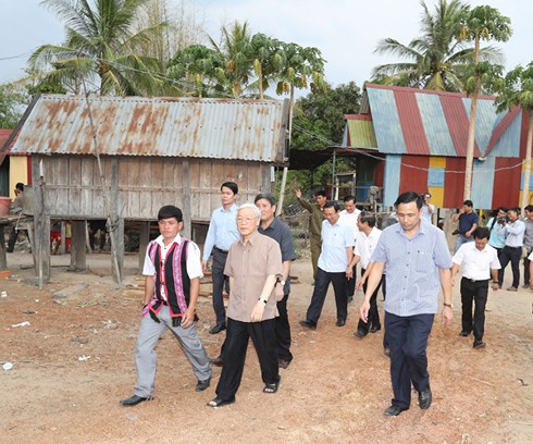 Cốt cách bình dị, lòng dân trân quý -0