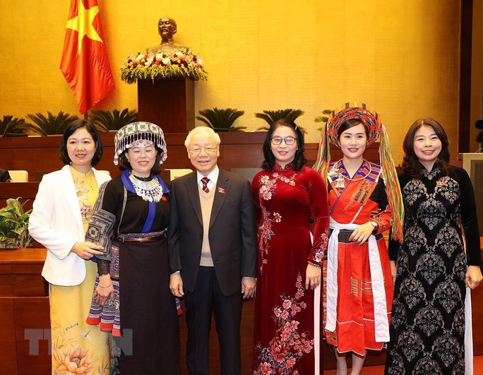 Nêu gương chính liêm, khẳng định uy tầm (Bài 3) -0