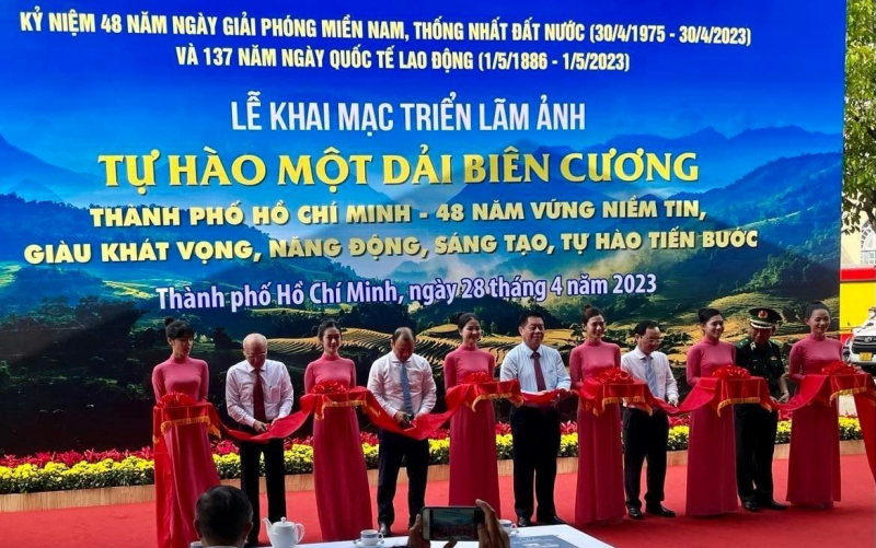 “Tự hào một dải biên cương” với những hình ảnh giàu cảm xúc -0