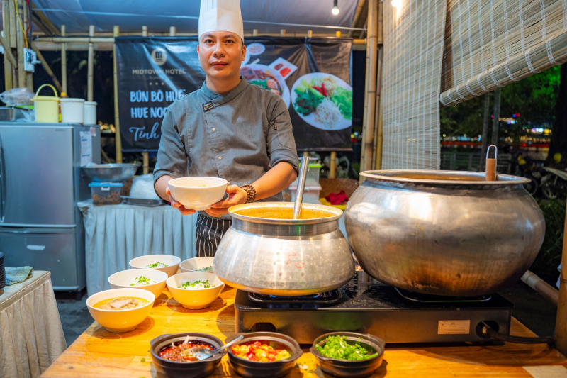 Lễ hội ẩm thực Festival Nghề truyền thống Huế thu hút hàng nghìn du khách -0