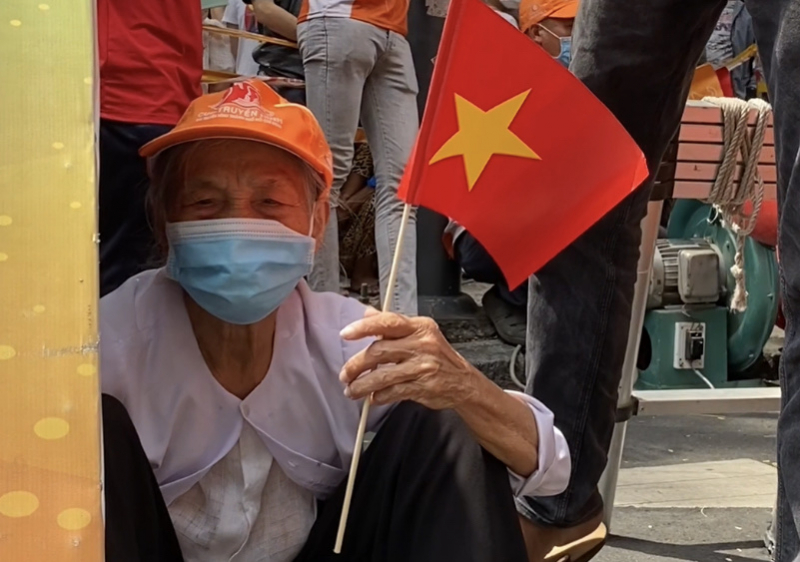 Lực lượng Công an TP Hồ Chí Minh mướt mồ hôi dưới nắng nóng bảo vệ lễ 30/4 -1