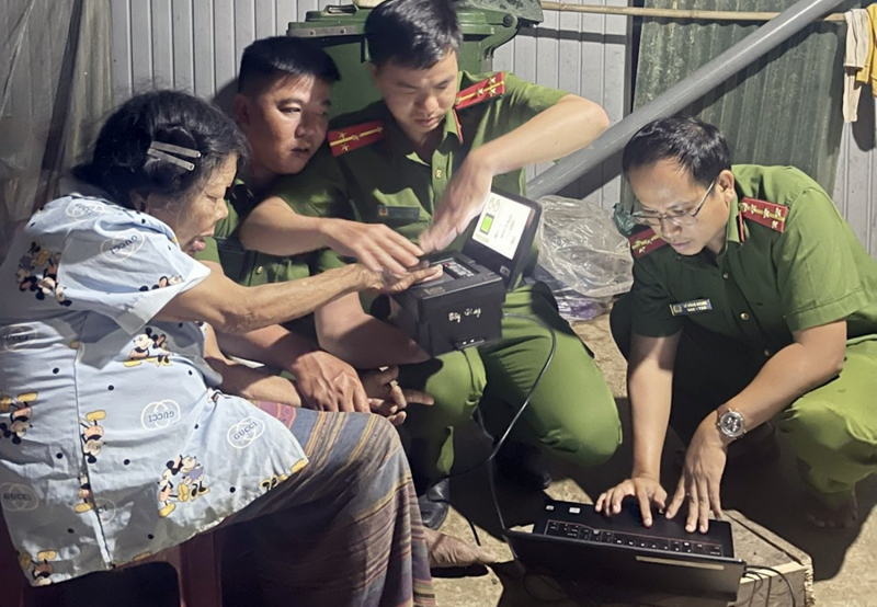 Cấp căn cước và tài khoản định danh điện tử cho công dân xuyên kỳ nghỉ lễ -0