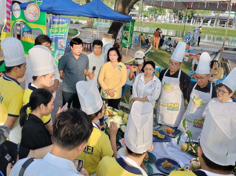 z4305431202635_675c5a8b9c85c1fbebcdf44497815e7d.jpg -0