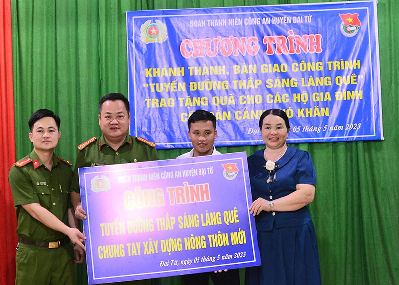Công an huyện Đại Từ góp phần xây dựng nông thôn mới -0