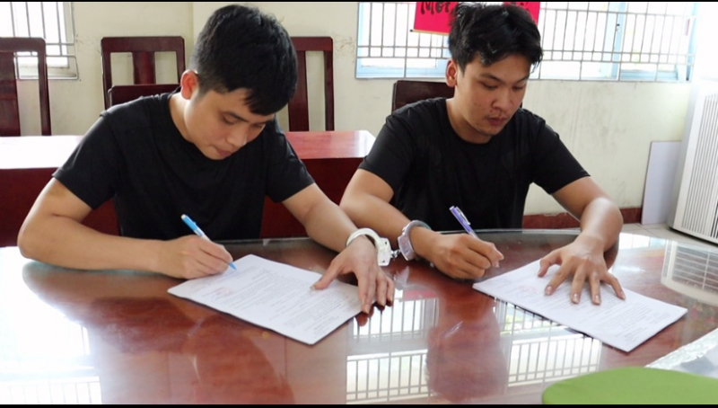 Bắt giữ 5 đối tượng ngay sau khi ra quân tuyên truyền, bóc, xóa quảng cáo “tín dụng đen” -1