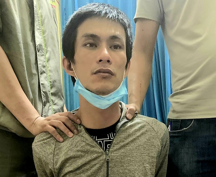 Bí mật bên trong những gói lá dùng để “xông hơi, chữa bệnh” -0