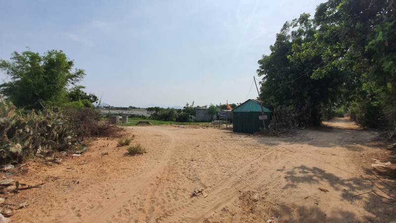 Trượt chân rơi xuống hồ dự trữ nước ngầm, một nữ sinh chết đuối -0