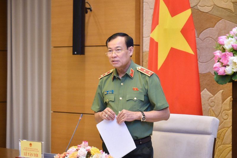 Sửa luật để tạo điều kiện cho công dân trong lĩnh vực xuất nhập cảnh, bảo đảm ANTT -0