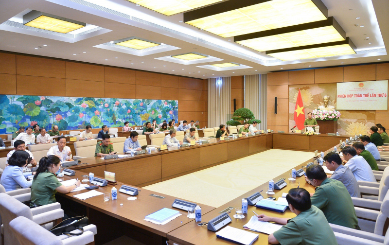 Sửa luật để tạo điều kiện cho công dân trong lĩnh vực xuất nhập cảnh, bảo đảm ANTT -0