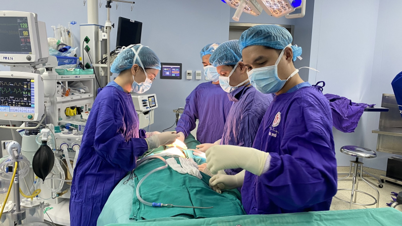 Áp xe, chảy mủ sau khi nâng 