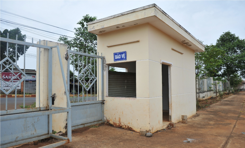 Cận cảnh Trung tâm thanh thiếu niên gần 62 tỷ đồng thành bãi chăn bò -0