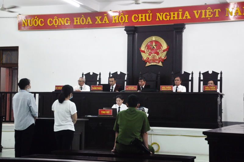  	Lừa đảo và trốn thuế, một nữ bị cáo lãnh án 14 năm 6 tháng tù -0