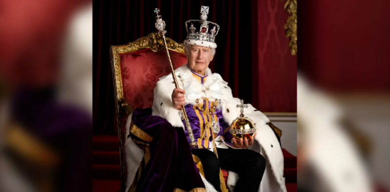Bức ảnh chân dung đăng quang chính thức của Vua Charles III -0