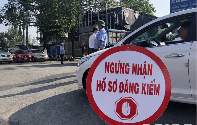 Vẫn có tình trạng “cò mồi” đăng kiểm nhanh -0