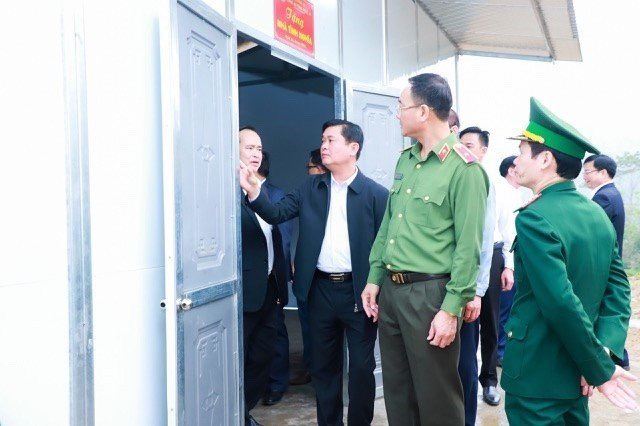 9af64f53-b827-48fd-bccc-484f1a5a5320.jpeg -0