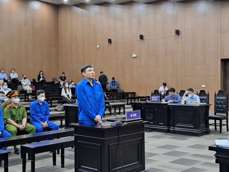 Cựu Phó Chủ tịch UBND tỉnh Bình Thuận phân trần, không hiểu biết về quản lý đất đai  -0