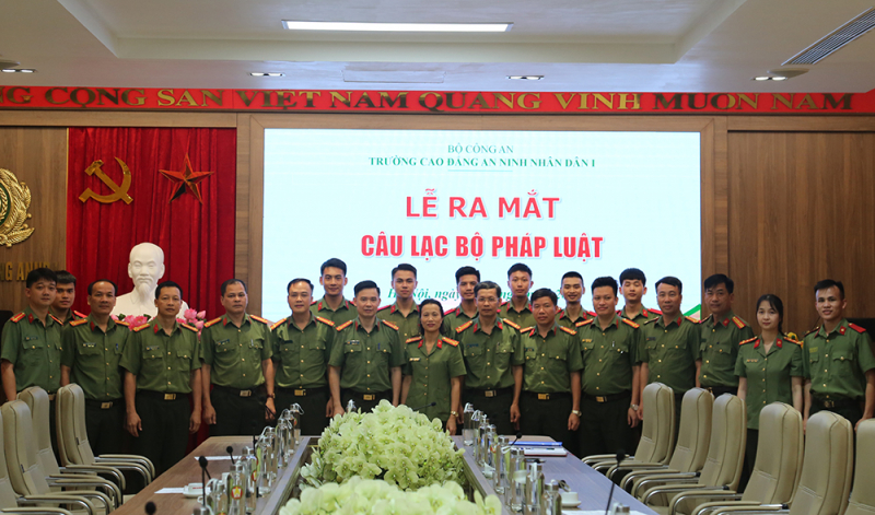 Ra mắt Câu lạc bộ Pháp luật Trường Cao đẳng An ninh nhân dân I -0