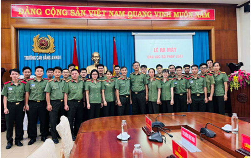 Sôi nổi Lễ ra mắt Câu lạc bộ Pháp luật Trường Cao đẳng An ninh nhân dân I -0