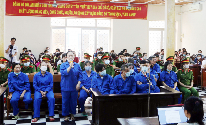 62 bị cáo trong đường dây đánh bạc gần 1.000 tỷ đồng ở An Giang hầu tòa -0