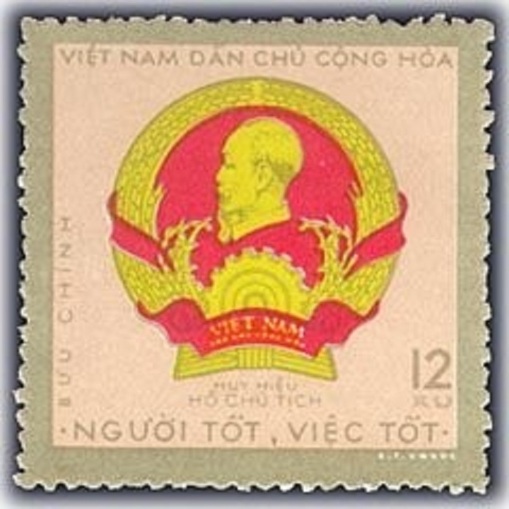 Giới thiệu và tiếp nhận tài liệu về Chủ tịch Hồ Chí Minh của họa sĩ Bùi Trang Chước -0