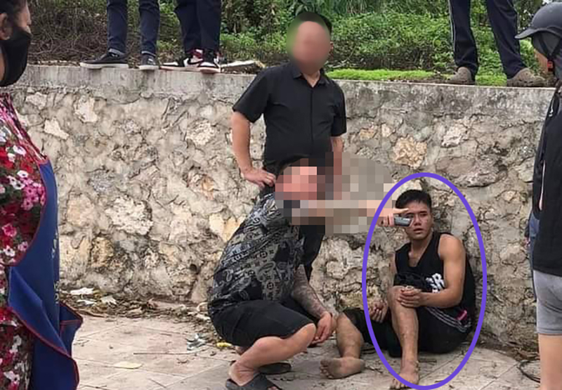 Bắt nóng tên cướp khi đang ẩn nấp ở khu nghĩa trang -0