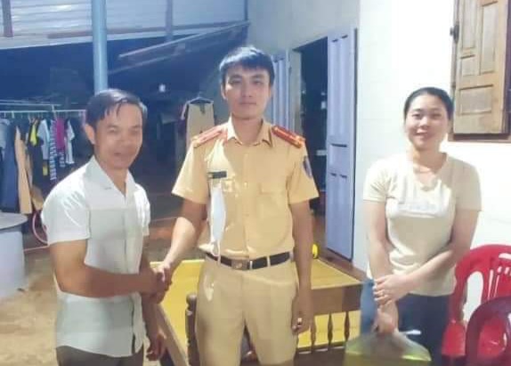 Người dân gửi thư cảm ơn Thượng úy CSGT dũng cảm cứu các em nhỏ bị đuối nước -0