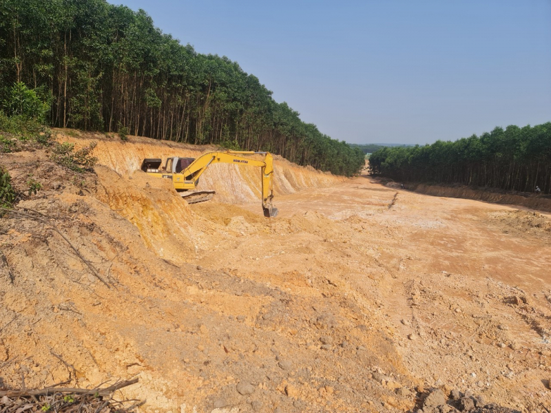 Có dấu hiệu “bảo kê” cho Công ty CP Đầu tư Công nghệ - Môi trường GFC khai thác trái phép hàng chục nghìn m3 đất rừng -0