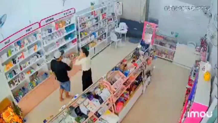 Công an làm rõ vụ việc nam thanh niên đánh cô gái tới tấp tại tiệm bán mỹ phẩm -0