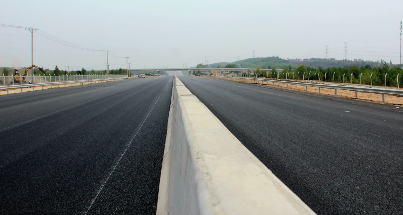 Đủ cơ sở nâng tốc độ đường cao tốc 4 làn xe lên 90km/h -0