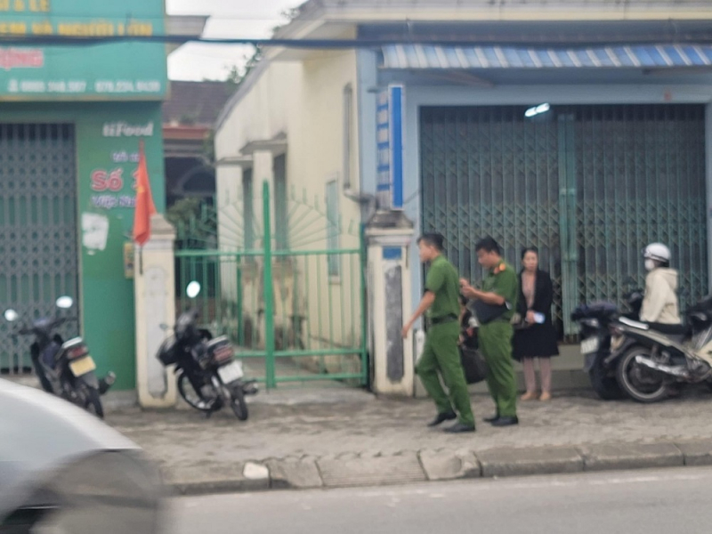 Chủ tịch UBND phường bị đâm liên tiếp 7 nhát vào ổ bụng -0