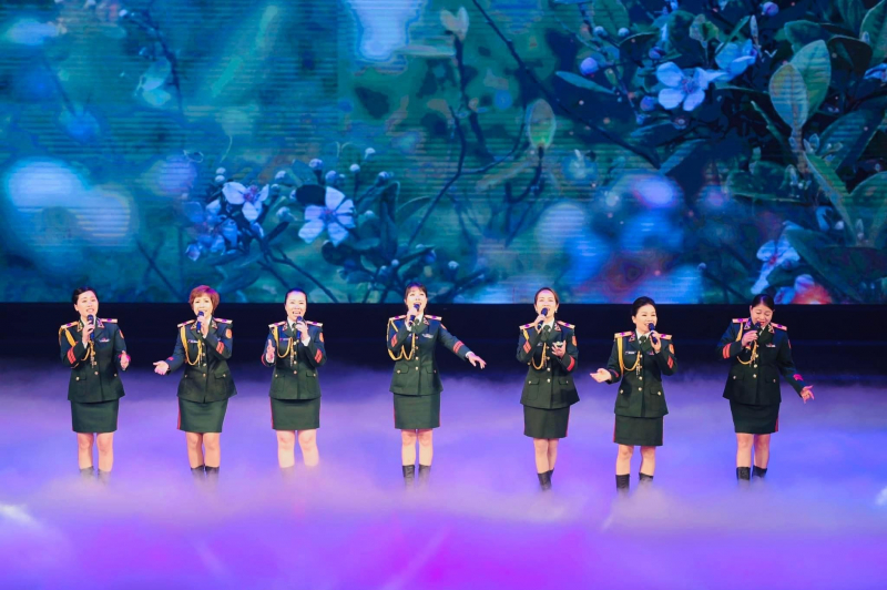 Nghệ sĩ ưu tú Hồng Vy: Ngọn lửa hồng của dòng nhạc thính phòng -0