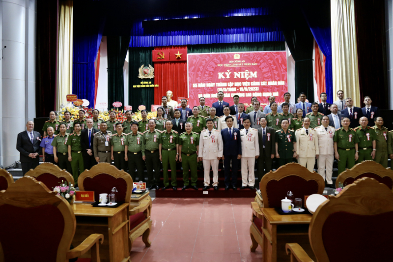 Học viện CSND đón nhận Huân chương Lao động hạng Nhì -0