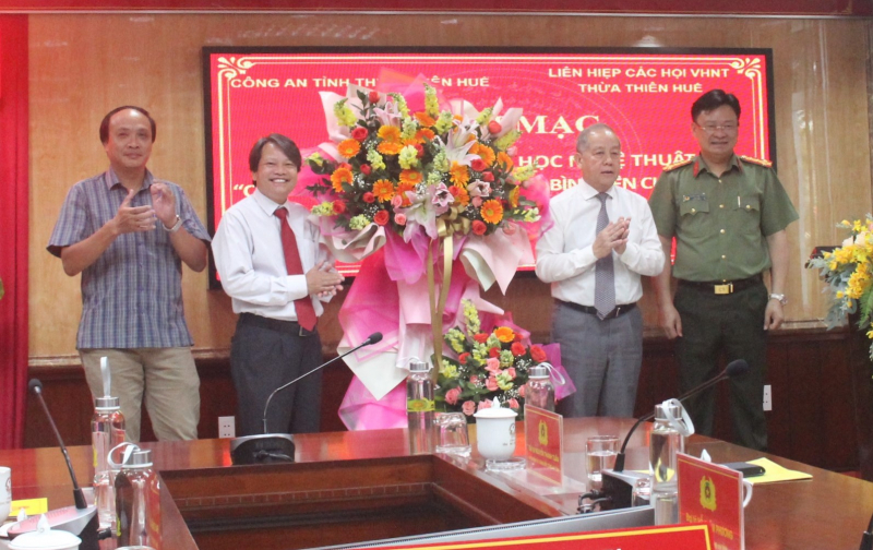 Khai mạc trại sáng tác văn học nghệ thuật “Công an Thừa Thiên-Huế - Vì bình yên cuộc sống” lần thứ II  -0