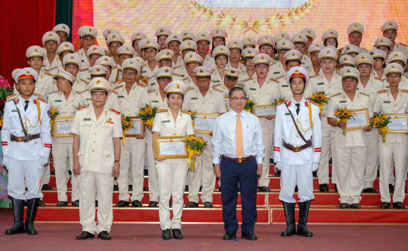 Công an TP Cần Thơ tuyên dương 75 điển hình Học tập, làm theo Sáu điều Bác Hồ dạy -0