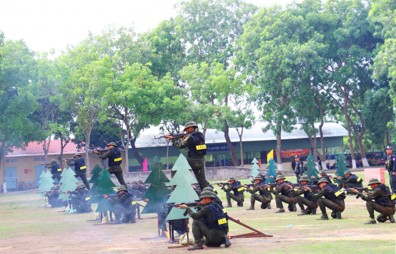 Bế mạc khóa huấn luyện chiến sĩ nghĩa vụ CAND năm 2023 -5