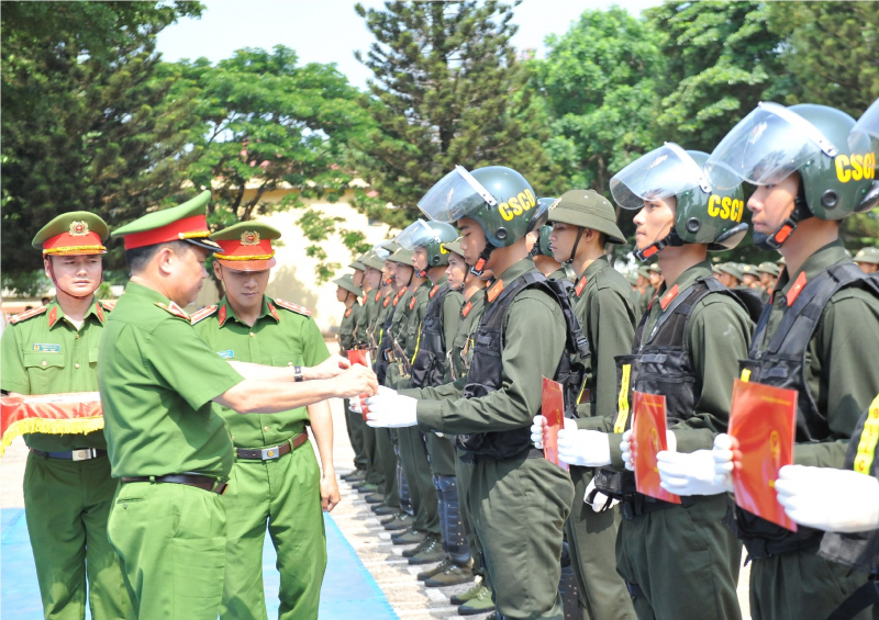 Bế giảng khoá huấn luyện công dân thực hiện nghĩa vụ CAND năm 2023 -0