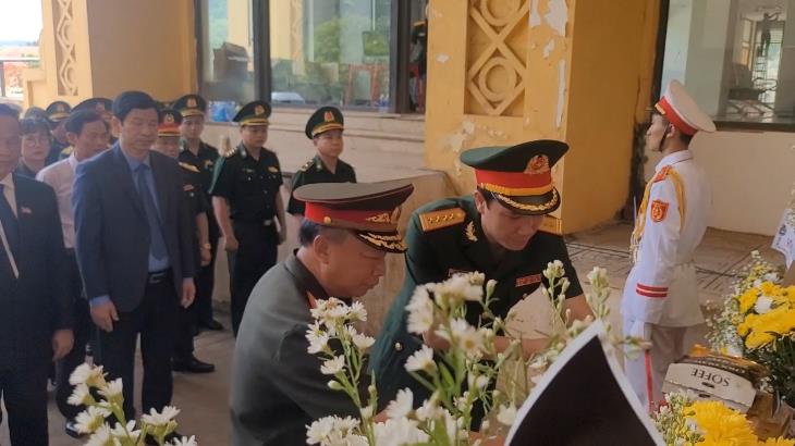  Đón về nước 19 hài cốt liệt sĩ quân tình nguyện và chuyên gia  -0