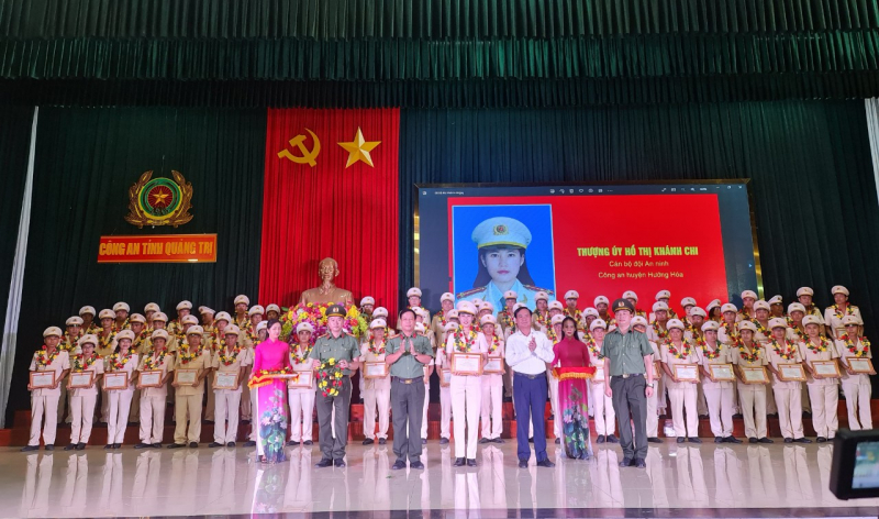 Tuyên dương 75 tập thể, cá nhân Công an Quảng Trị thực hiện tốt Sáu điều Bác Hồ dạy CAND  -0