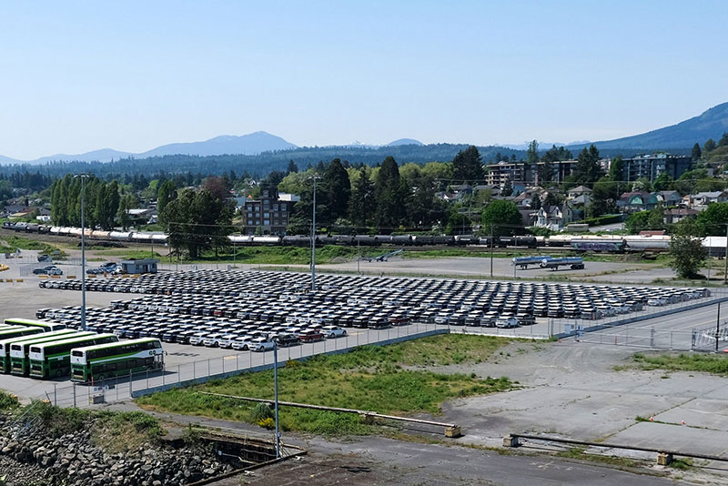 Lô xe VinFast VF8 đầu tiên cập cảng Canada - Sẵn sàng bàn giao từ tháng 6/2023 -0