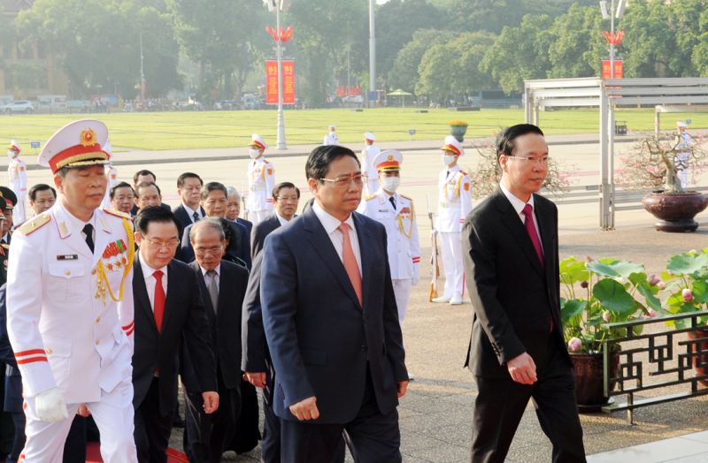 Lãnh đạo Đảng, Nhà nước và Bộ Công an vào Lăng viếng Chủ tịch Hồ Chí Minh -0