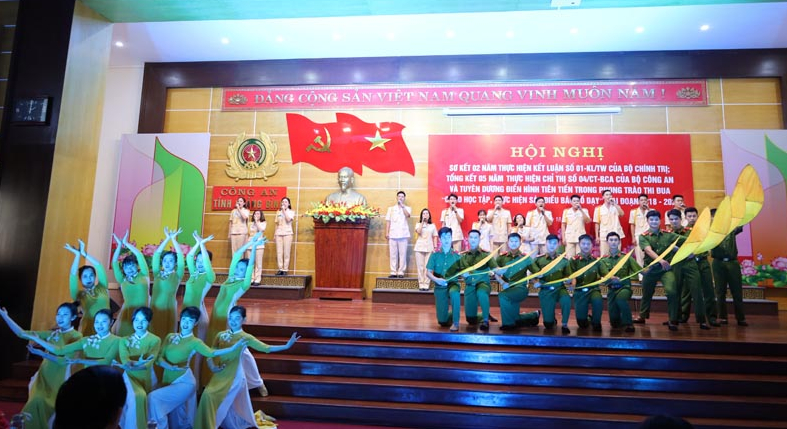 Tuyên dương 22 tập thể và 30 cá nhân điển hình